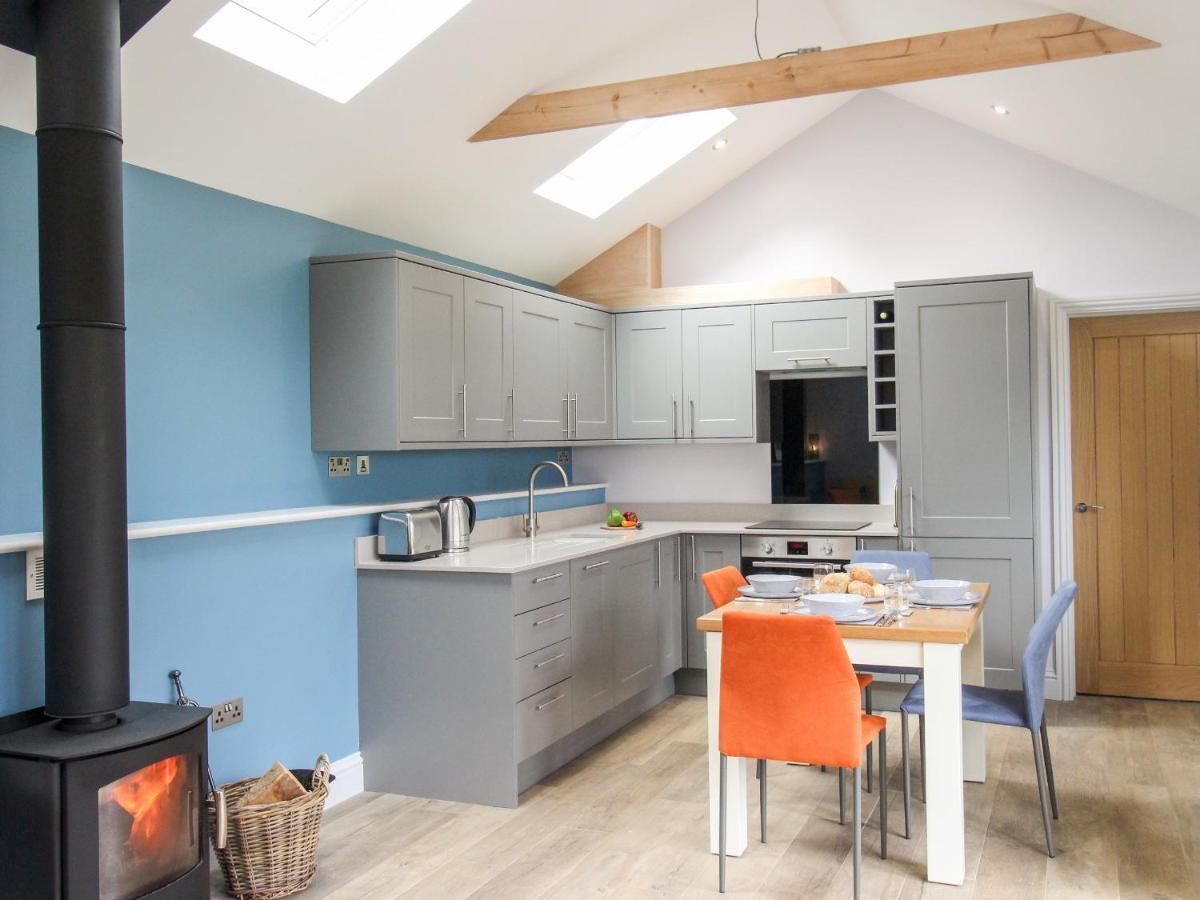 The Cosy Cowshed Villa Axminster Exterior photo