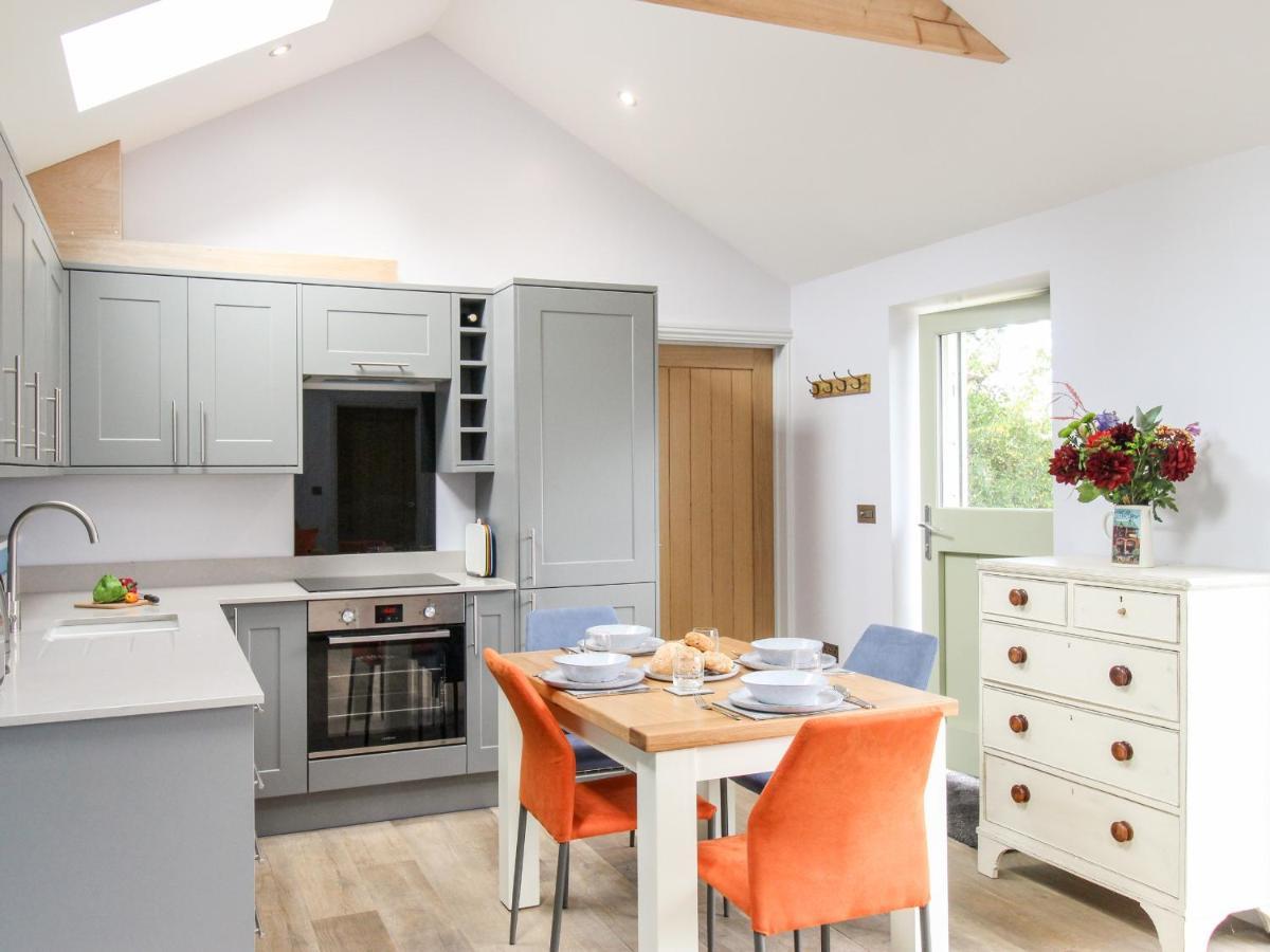 The Cosy Cowshed Villa Axminster Exterior photo